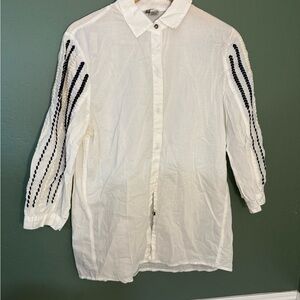 XCVI White Embroidered Sleeve Blouse – Size M